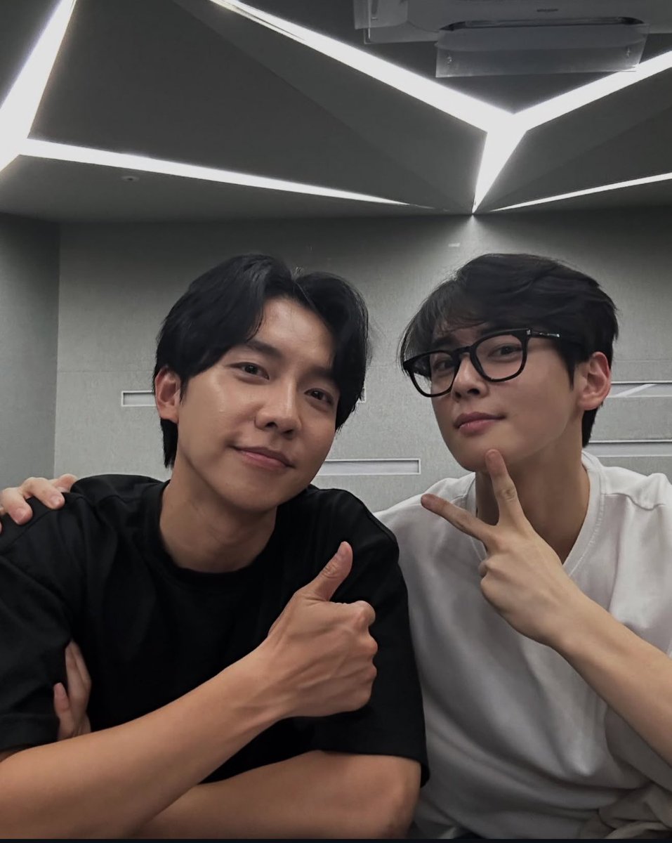 #LEESEUNGGI OFFICIAL IG UPDATE 

A real younger man sings ‘You’re My Girl’ in 2024. Coming soon. 

#itsnotyouremygirl #Itsbecauseyouremygirl

#With #누난내여자니까 아닙니다 #내여자라니까 입니다 

#이승기 #ChaEunwoo #차은우 #BPM <a href="/bpmentofficial/">BPM official</a>