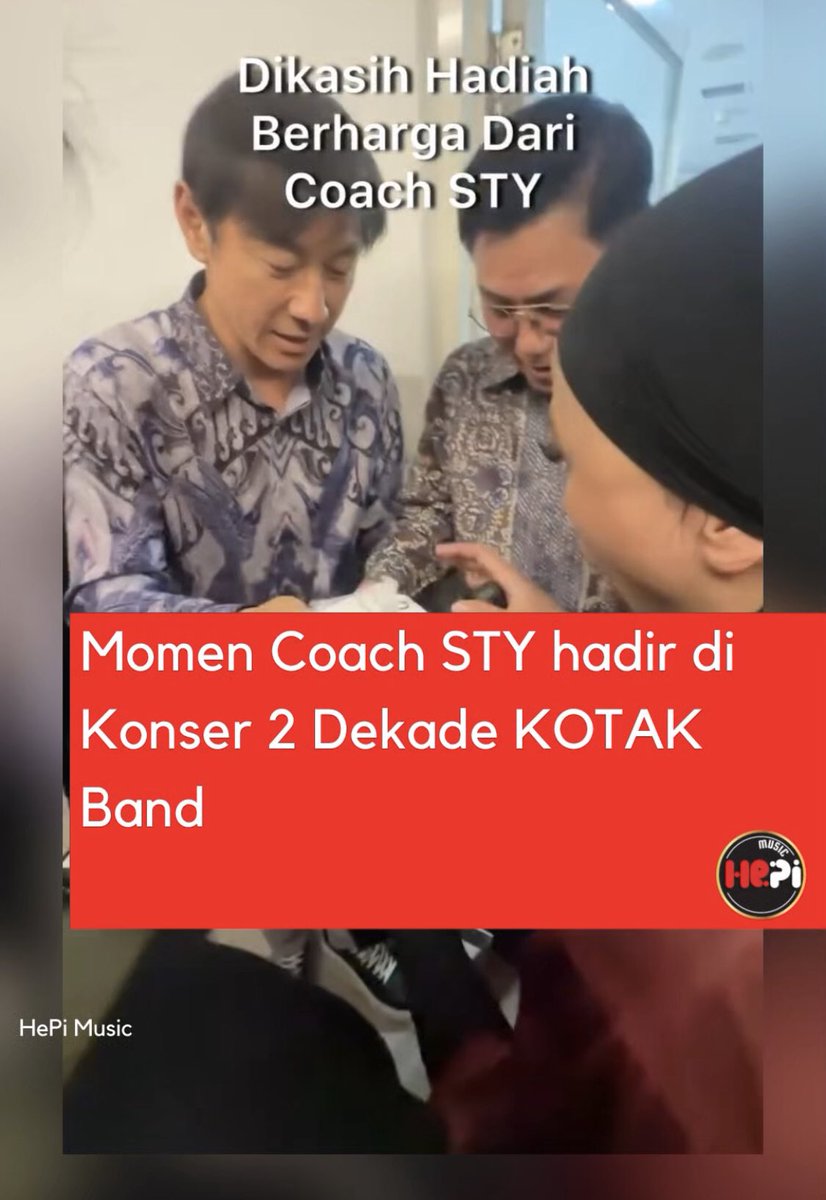 HP_Musicid's tweet photo. 🎸🔥 Momen Langka! Coach Shin Tae-yong di Konser 2 Dekade Kotak Band!
Siapa sangka, selain jago strategi di lapangan hijau, Coach STY juga punya selera musik keren! 💥
#Kotak2Dekade #CoachSTY #MusikIndonesia #KonserLegend #BanggaBerkarya #timnasday 
Cr/ Tantrisyalindri https://t.co/jF3BN31Dj7
