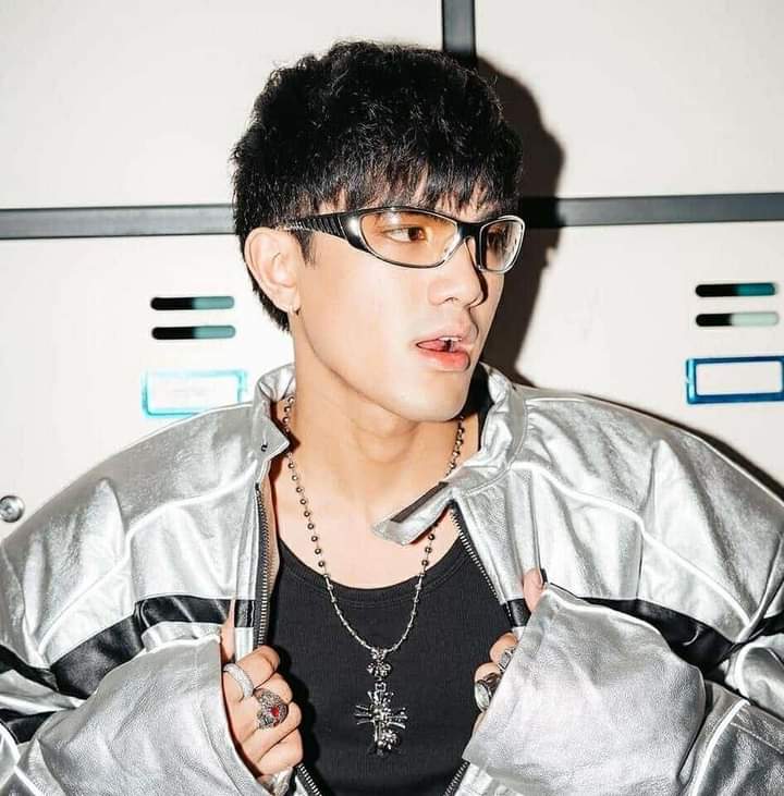 PurpleTata8664's tweet photo. @_lovejakey jarren is here

JARRENSOFIA FOR SHOWTIME https://t.co/w3Zjzzfuyi