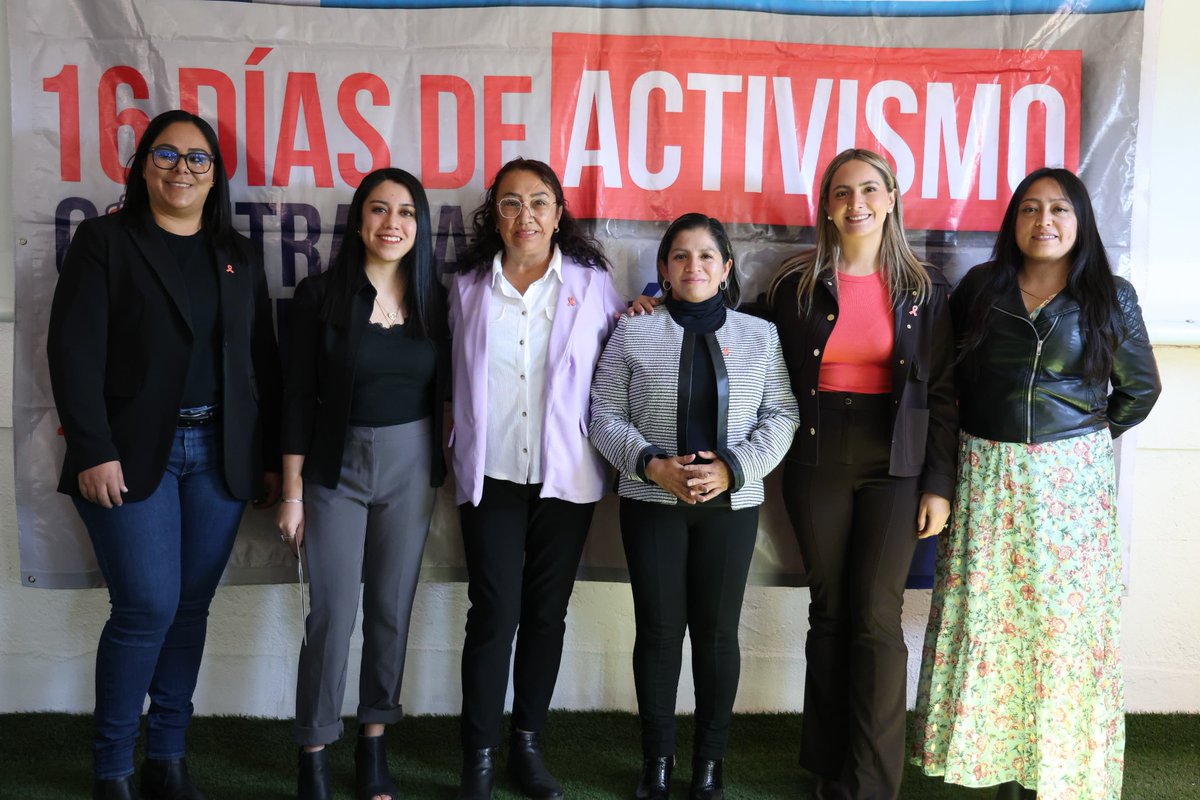 RominaCDV's tweet photo. En el marco del Día Internacional de la Erradicación de la Violencia contra la Mujer, se presentó el libro “Latir de mariposas”, ante 550 alumnas del Conalep Huixquilucan, para concientizar a los estudiantes sobre la importancia de eliminar prácticas que lastimen o vulneren a las mujeres.