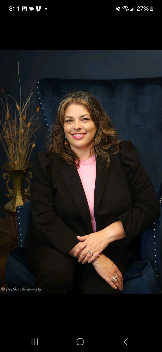 DryHeatBlog's tweet image. I specialize in headshots and environmental portraits for all types of professionals. Are you a musician, lawyer, funeral director, artist, death doula, curandera or realtor? I&apos;ve got you covered! Regardless of your profession, I&apos;ll work with you to create the perfect photos!