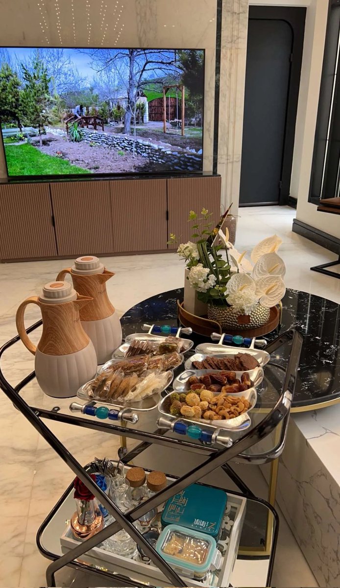 _

_

لا نستطيع أن نمنع الناس من الكلام علينا لكن نستطيع أن نمنع أنفسنا من التأثر بما يقولون  لأن مفتاح عقولنا بأيدينا و ليس بأيديهم .🤍||

#صباح_الخير ⛅️