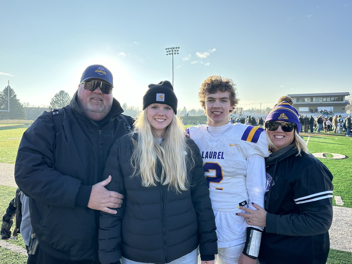 comeec's tweet photo. 2024 season has ended! Junior year! #golocos https://t.co/cKxEvD5lQQ