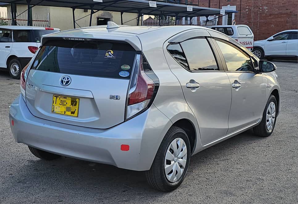 RIGHT GUYS ISU HATISATI TANE MARI DZEKUDIRA FUEL EVERYDAY!  LETS DO BUSINESS FIRST……..

💥$7500💥
TOYOTA AQUA Recent 
Automatic transmission 
2015 model
1,5litre capacity 
98k mileage 
Clean all round
Recent
Contact: 0776900627 or dm <a href="/penzura_wachoo/">𓃰 𝓟𝓮𝓷𝔃𝓾𝓻𝓪 𝓦𝓪𝓬𝓱𝓸 </a> 

Deal risina musodosi or