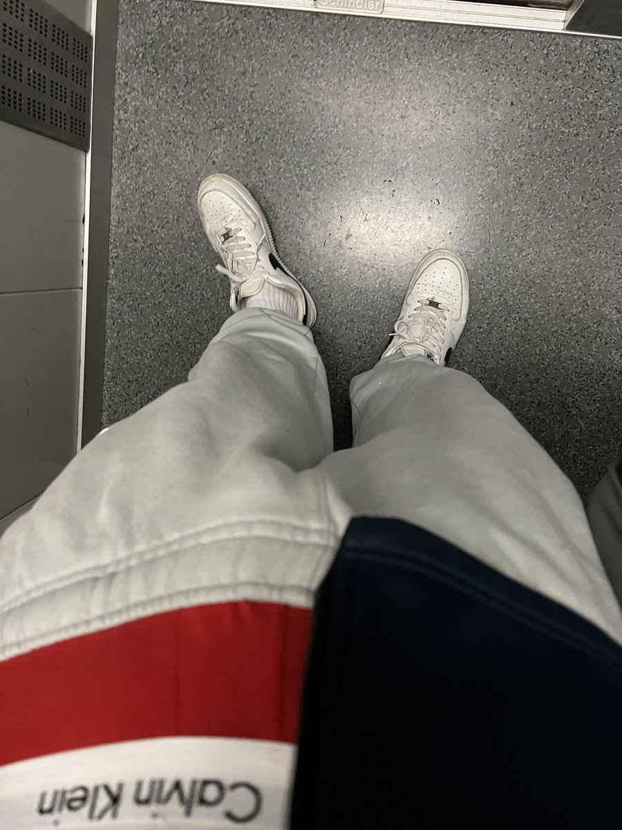 DirtFitSox's tweet photo. Why do I wear some thick pair of socks to the gym? 🤔
Today is cardio 🥵
#dirtysocks #dirtywhitesocks #sweatysocks #nikesocks #whitesocks #whitenikesocks #socks #socksfetish #malesocks #nikedirtfit #saggging #boxershorts #ck #calvinklein #redBoxers #redBoxershorts #afo https://t.co/fDhjC8uhUI