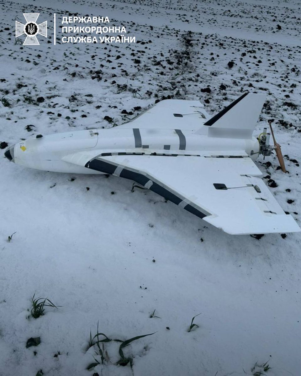 MidnightVision5's tweet photo. More #Ukraine action

1. #Russia shows it's new #Shahed/Gerbara #drone hangars

2. #Ukrainian medics evacuating a soldier

3. &amp; 4. Two #Gerbara decoy #drones shot down.  

#UkraineRussiaWar #UkraineWar
#RussiaUkraineConflict #Russian
#RussianArmy #UkrainianArmy https://t.co/IxQXMPHa95