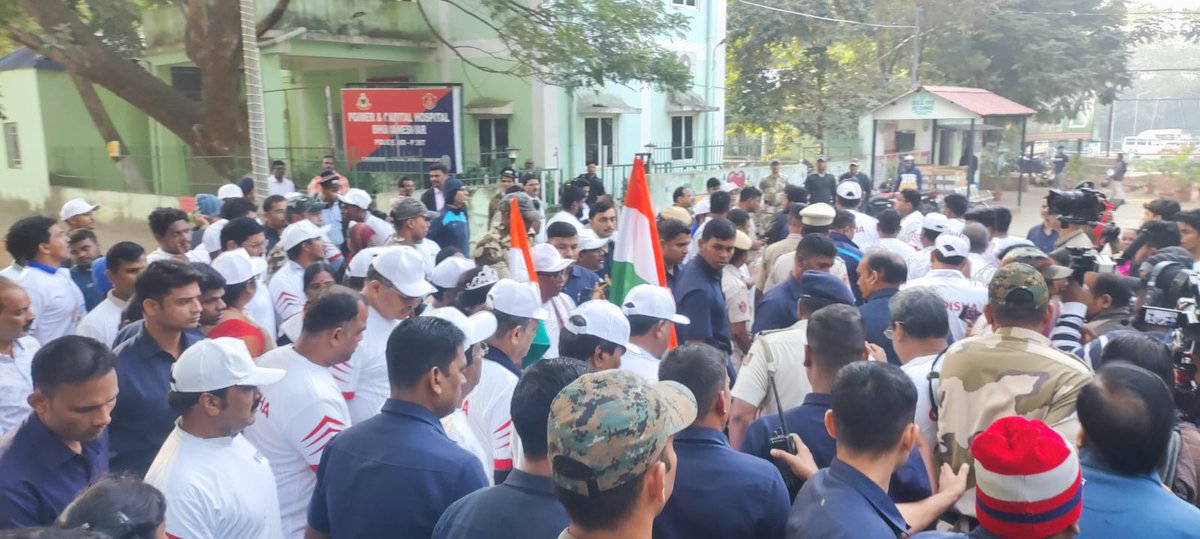 MYBharat_Odisha's tweet photo. Cleanliness Drive led by Hon'ble @CMO_Odisha and Hon'ble Sports &amp; Youth Services Minister @suryabanshibjp on the eve of 75th Constitution Day Celebration organised by @sports_odisha @NYKS_Odisha @nssbbsr at Bhubaneswar. #MYConstitution #MYBharat https://t.co/MVTROrblft