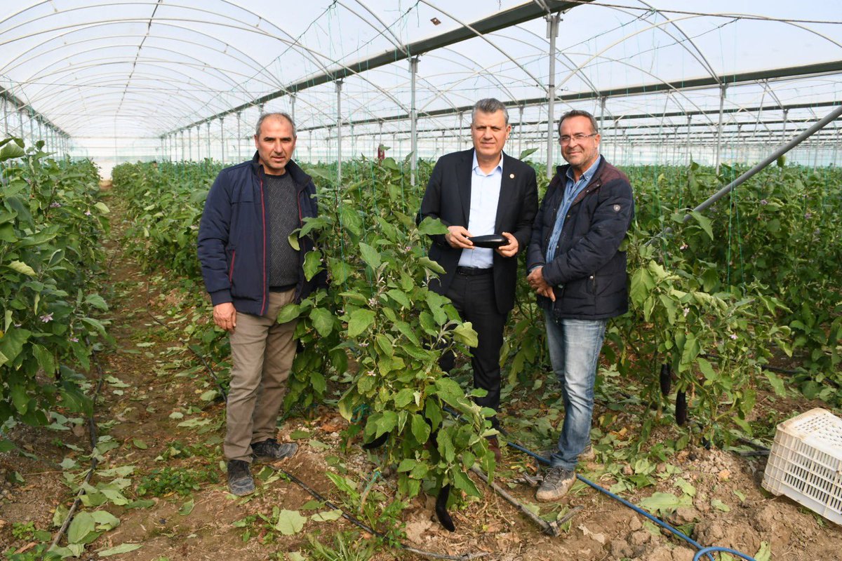 Ne demek alınteriyle üretenler kazanamazken, emeğiyle geçinenler alamazken birilerinin sefa sürmesi? Bu zalim karanlığı dağıtacağız! #VarBirÇaresi