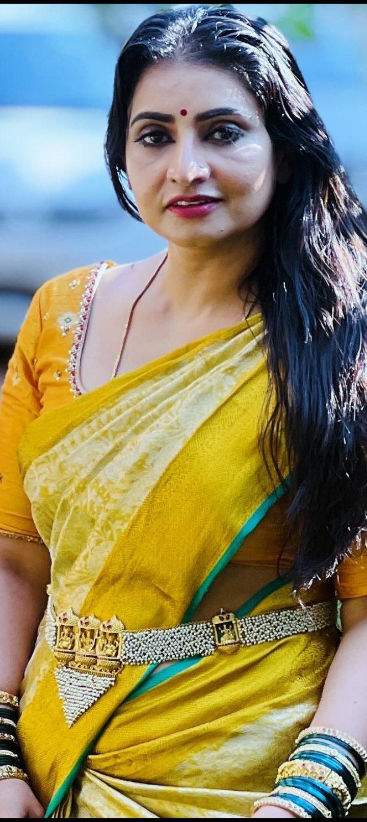 Image Actress Sujitha Biography | iiQ8 Tamil Famous Aunty sujitha dhanush