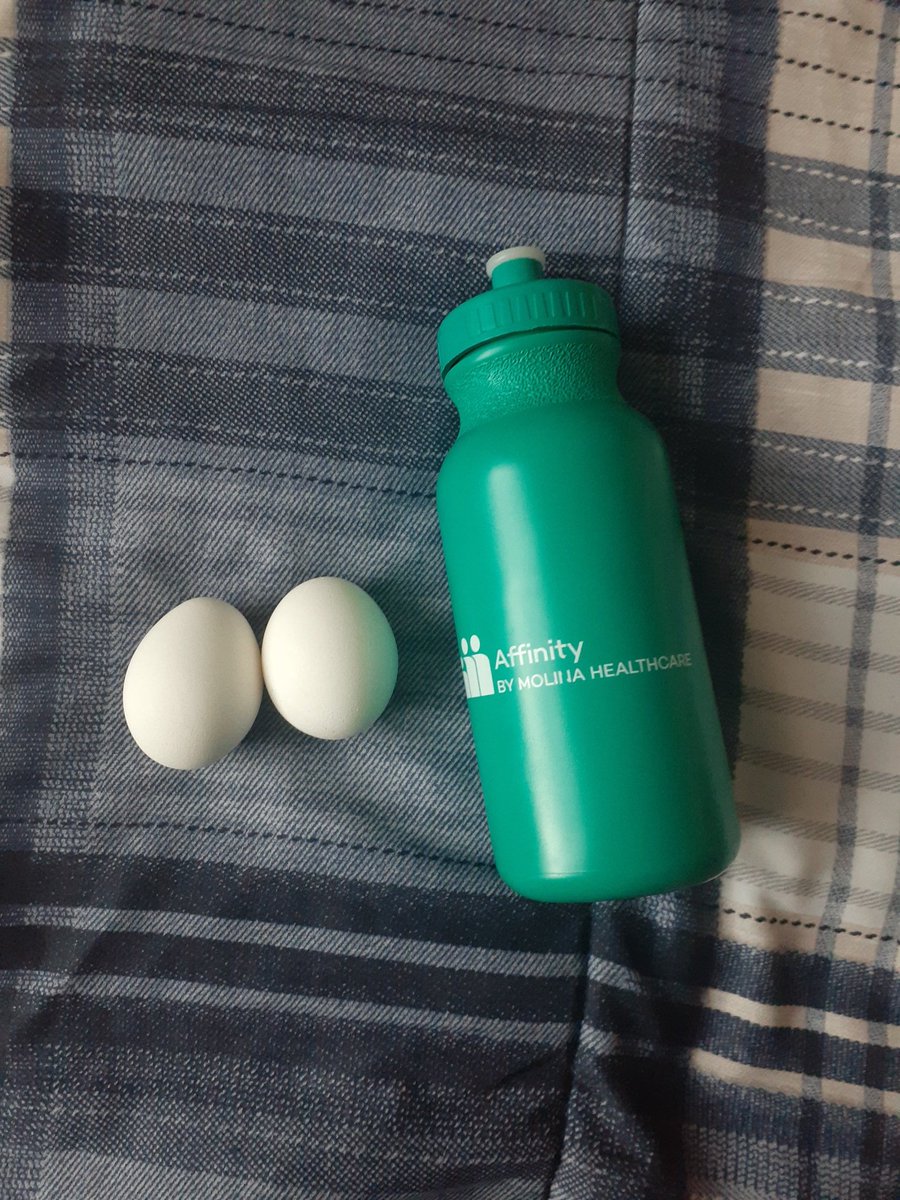Dietcokenrum's tweet photo. Nowadays, my meals are more snack like and I graze on safe foods, I tend to rotate with the same foods, calorie counting is easier now and I try to maintain under 800cals a day
Its comforting fo know I'm doing well for myself nonetheless https://t.co/vEXya1M8L9