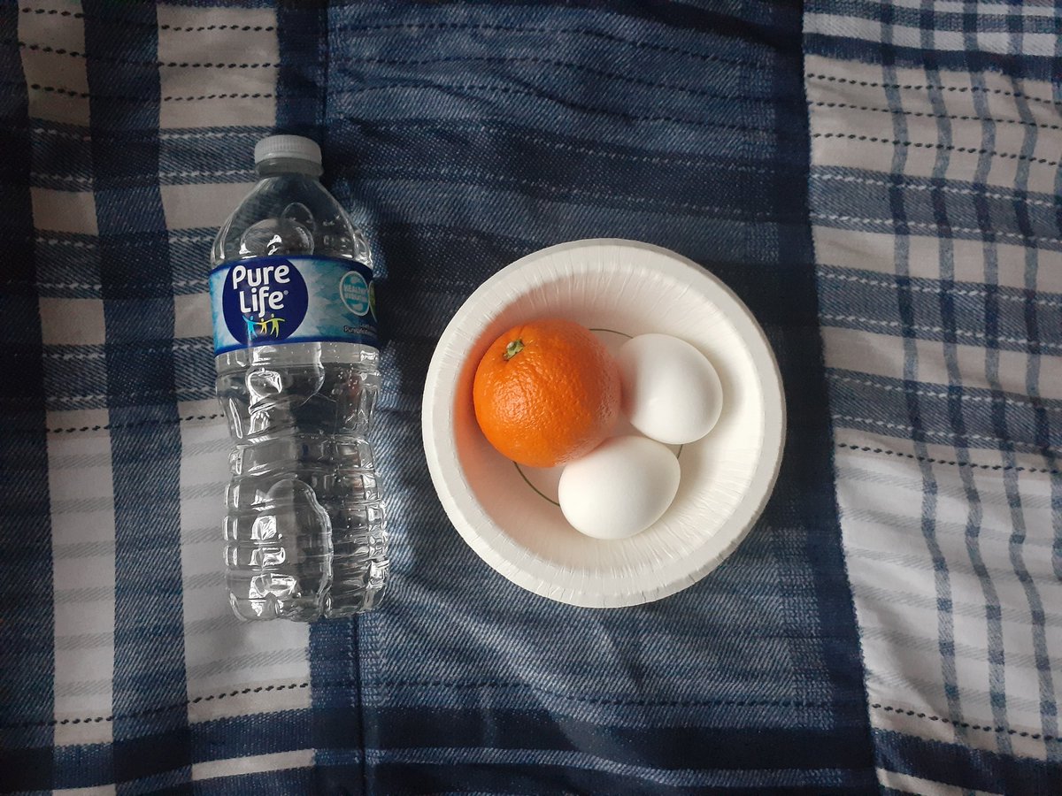 Dietcokenrum's tweet photo. Nowadays, my meals are more snack like and I graze on safe foods, I tend to rotate with the same foods, calorie counting is easier now and I try to maintain under 800cals a day
Its comforting fo know I'm doing well for myself nonetheless https://t.co/vEXya1M8L9