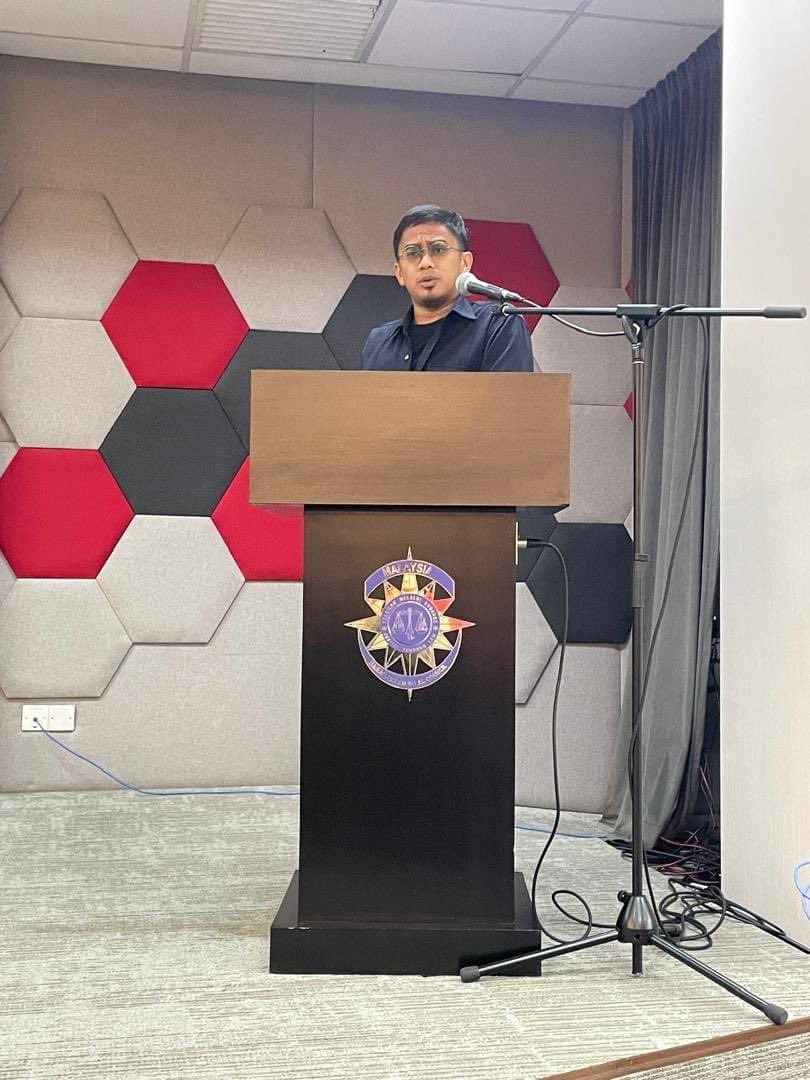 Sayarahan Tentang Stateless di Sabah di Majlis Peguam Malaysia

Sabtu yang lepas Borneo Komrad telah dijemput oleh Majlis Peguam Negara (Bar Counci) untuk membentangkan keadaan Stateless di Sabah dan gerak kerja Borneo Komrad dalam advokasi pendidikan Sekolah Alternatif. /1