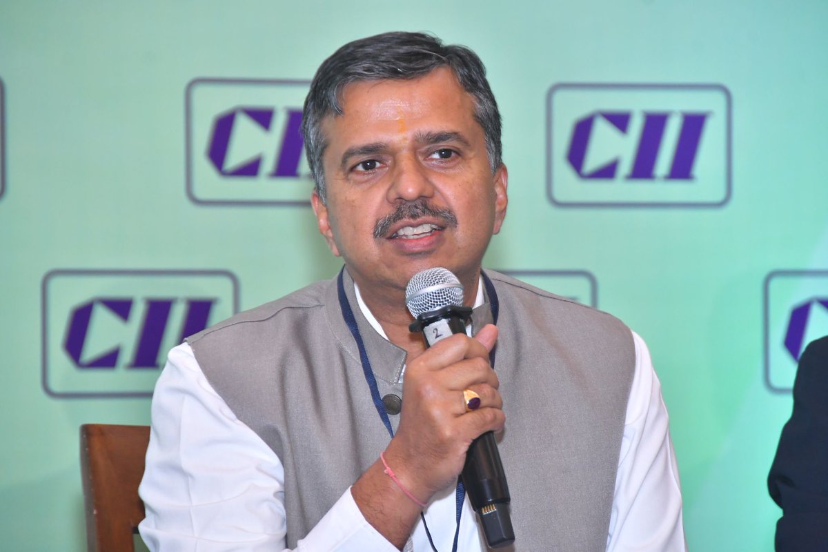 IIFCLProjects's tweet image. Mr. Palash Srivastava, CEO, IPL, moderated a session at Bioenergy Summit 2024 in Delhi on 14th Oct 2024, highlighting the need for clean energy investments to achieve net-zero by 2070. He emphasized robust infrastructure and streamlined funding for India&apos;s bioenergy ambitions.