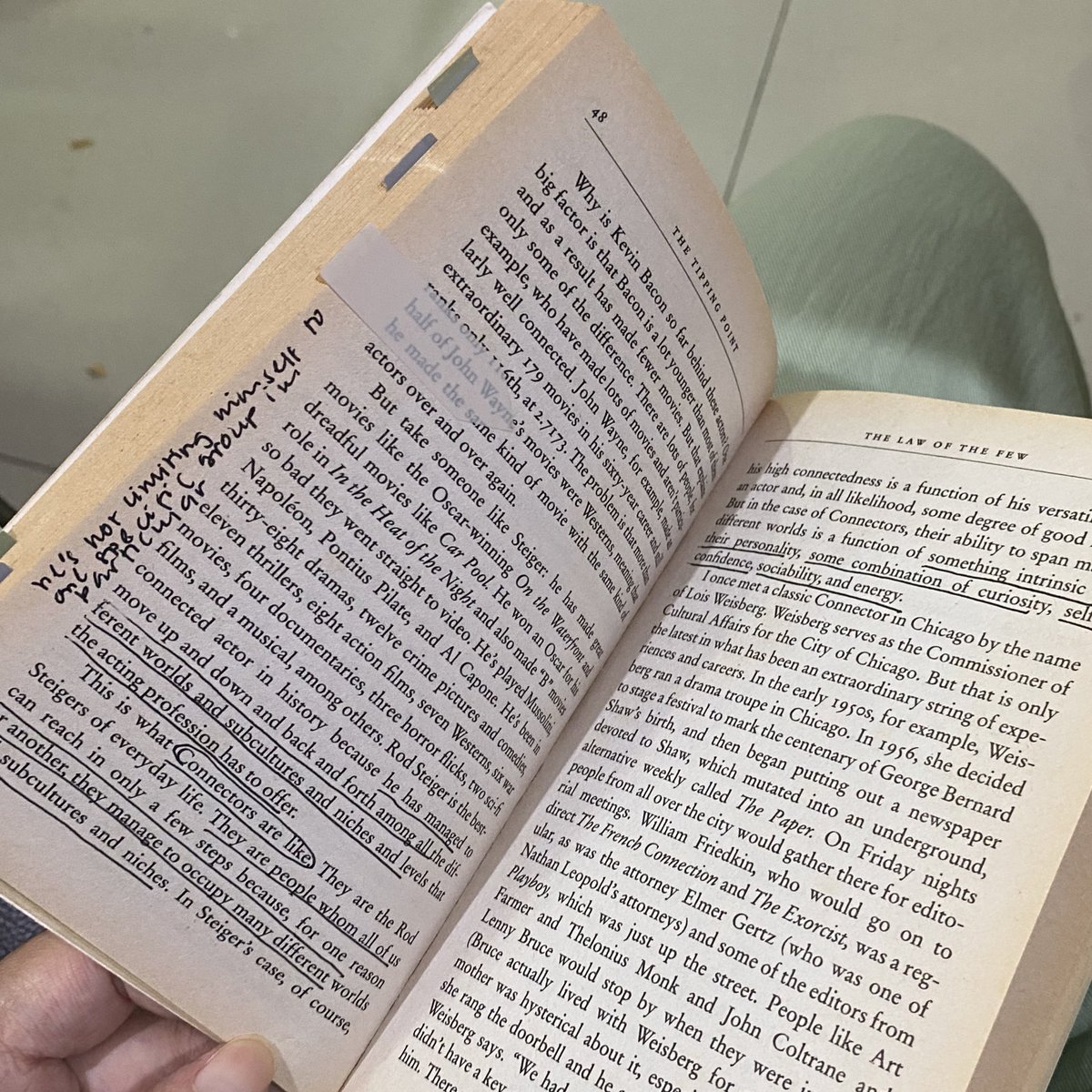 bookwormdaily's tweet photo. i love yellowing book, i love reading and annotating book with yellow pages. they are gem! https://t.co/kxKWlPvKkg