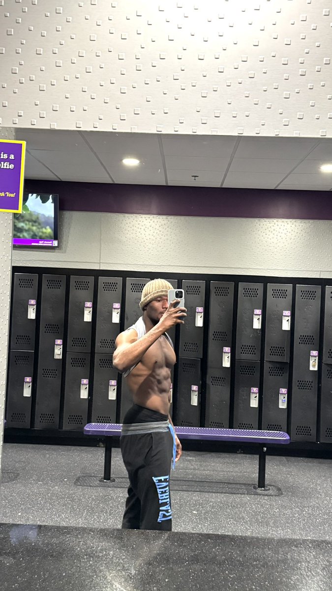 Evans20525530's tweet photo. Body is process 🤭🤭 I have really putting a hard work . 😓 https://t.co/mRMoKALxA1