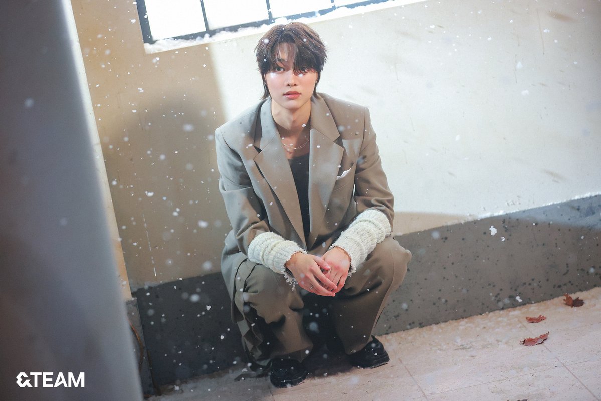 &TEAM 2nd ALBUM『雪明かり (Yukiakari)』Jacket Shoot Behind Photo