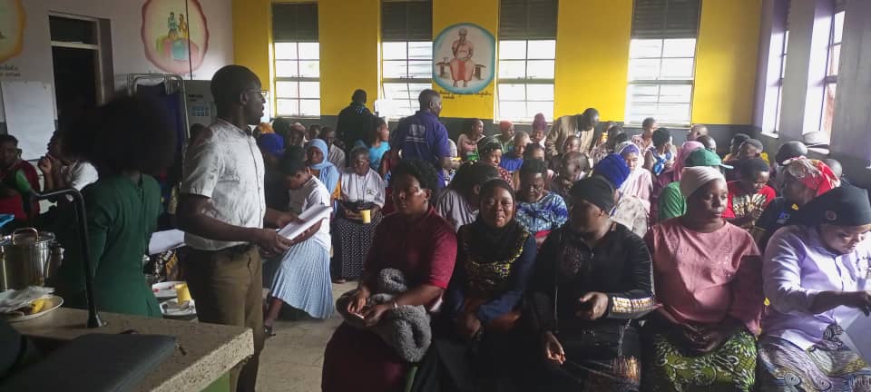 ArafatBwambalem's tweet photo. As we conclude World Hepatitis Test week .
@GlpcUg held it's Town Hall meeting with shades of options especially Women , young people to emphasize the importance of Know your status campaign.
We are grateful to @GileadSciences for Support.
#TestToday
@Hep_Alliance
@CHIPO_HBV https://t.co/Toj4UTkoHz
