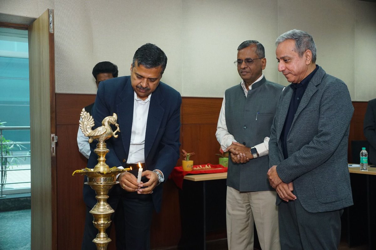 IIFCLProjects's tweet image. Mr. Palash Srivastava, CEO, IPL, presided as Chief Guest at the ITEC-LPAI training programme by MEA &amp;amp; IIFT on Nov 18, 2024 in Delhi. Addressing delegates from South Asia &amp;amp; Africa, he highlighted upgrading land trade infrastructure and using tech for seamless logistics #indiatrade
