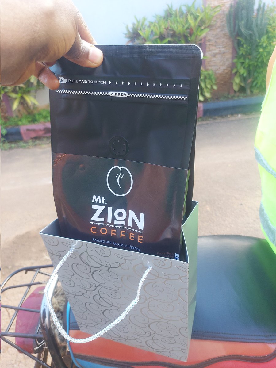 Folks ,
Drop your 📌 
The boda guy is on his way.
#Domesticcoffeeconsuption