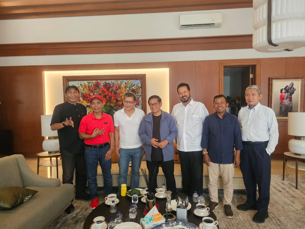 ekowboy2's tweet photo. Ridwan kamil menghina janda
Suswono menghina Rasulullah..

Kalo gunakan akal sehat pasti pilihnya Pram-Doel terbukti bukan calonnya Mulyono, yang setuju retweet!! https://t.co/riVYhZLXLm