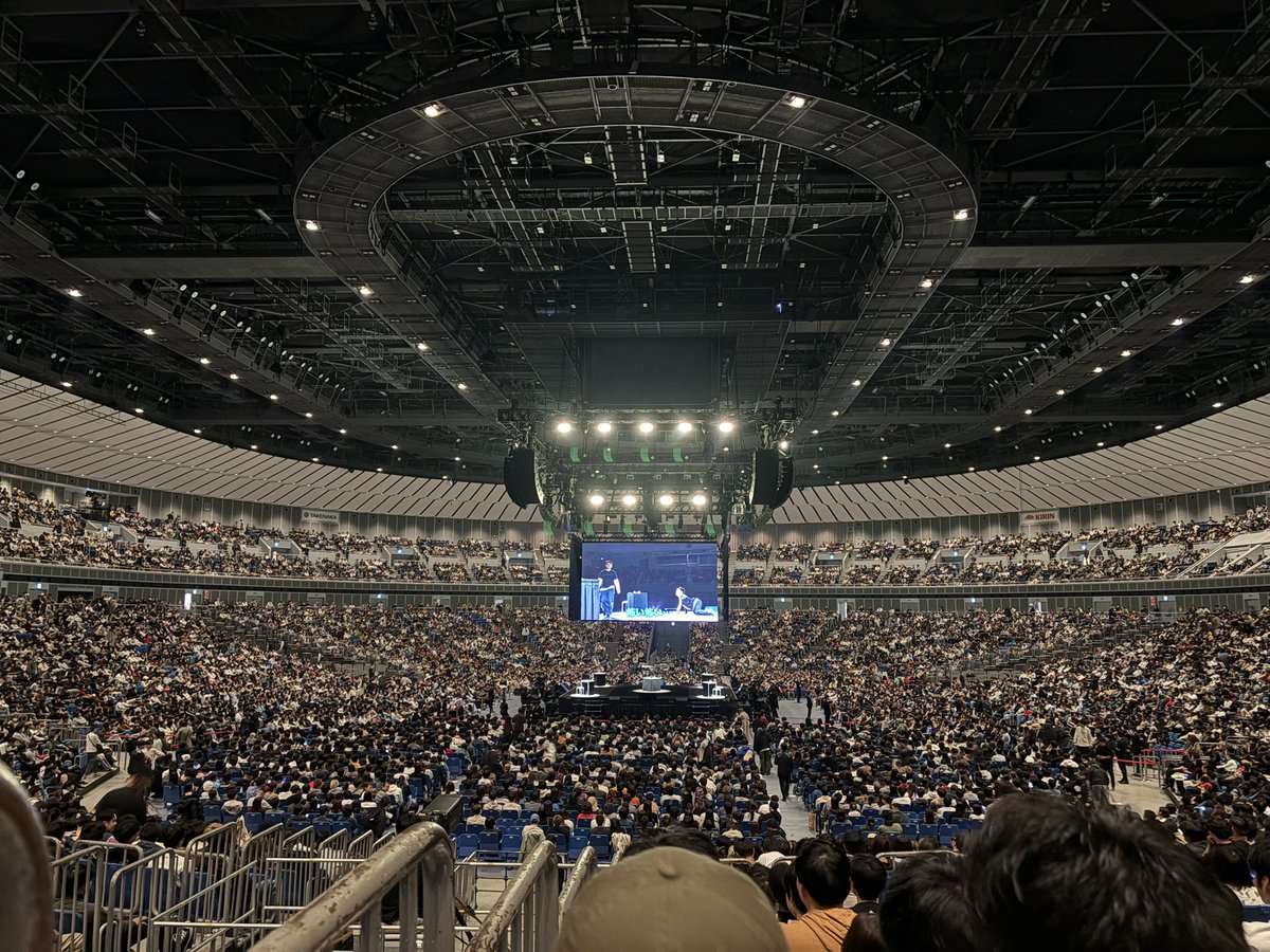 YUI__914's tweet photo. この間チンチロ観に行った🤤

今回も安定に腹ちぎれたし、武道館の時はデメが渋かったけど今回役祭りでほんまに面白かった✨

来年もあったら絶対に観に行く！！ https://t.co/2JJEEiiu6c