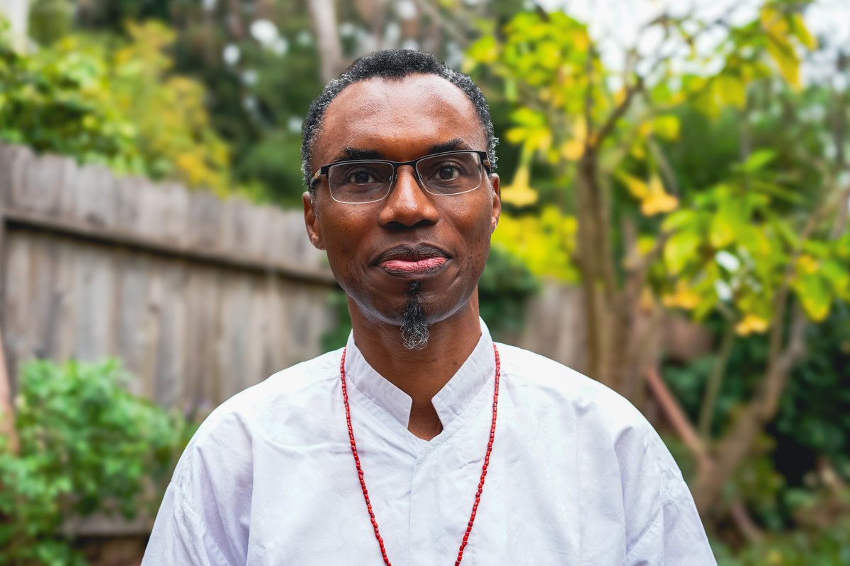 JesuitsAfrica's tweet image. 🌍🙏 Celebrating Fr. Agbonkhianmeghe Orobator, S.J., Dean of @JSTSCU , awarded the Hubert Walter Award for his transformative work in peacemaking in South Sudan. His wisdom &amp;amp; faith inspire unity across divides. 🕊️ #PeaceBuilding #FaithInAction #JesuitMission