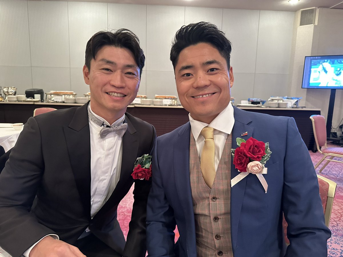 NPB AWARDS 2024
セントラル・リーグ功労賞
#青木宣親

セントラル・リーグ特別賞
#中村悠平

#swallows