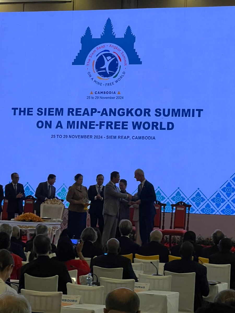 Civilians are the main victims of anti-personal #mines, children paying the highest price. There can be no justification for using such indiscriminate weapons.

As we join the 5th #APMBC Review Conference in #Cambodia, we reiterate our pressing call for a mine-free world.