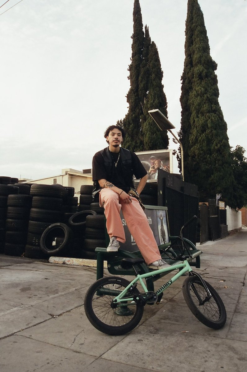 📸 by <a href="/JhazyJayy/">Jazmine</a> in East Hollywood 🚲