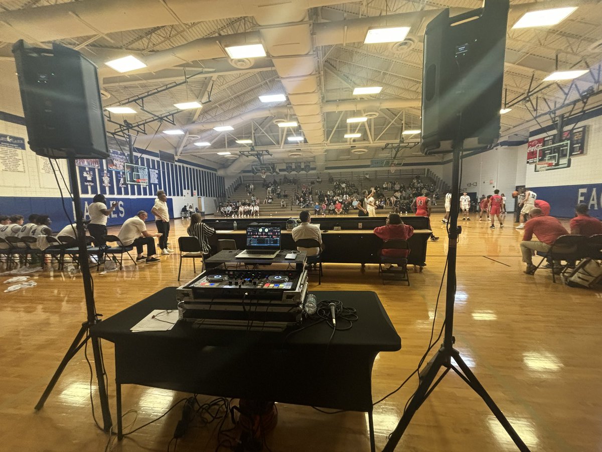 Had a great time DJing at the 2024 Battle at the Lake <a href="/ELHS_Basketball/">East Lake Basketball</a> tonight. <a href="/Cside_hoops/">Countryside High School Basketball</a> vs <a href="/BocaCiega_Hoops/">Boca Ciega Basketball</a> was a wild double overtime game. Looking forward to seeing what tomorrow’s games look like. Coaches if you need a DJ for a big game hmu!!