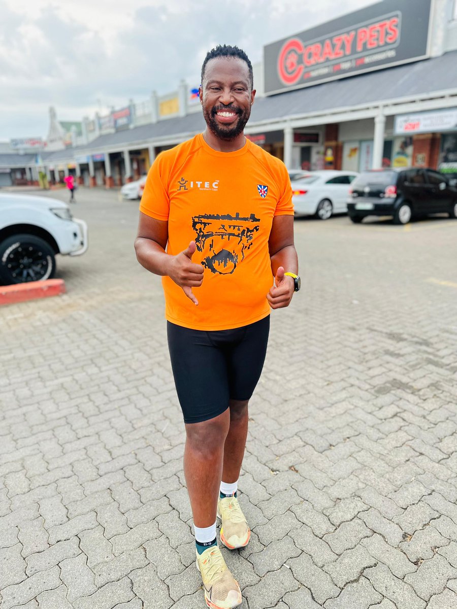 zamalekhula's tweet image. #ZamaLeBus #ActiveRest #BeatYesterday #Garmin All Preps For @2OceansMarathon  &amp;amp; @ComradesRace Resumed … #RunningWithTumiSole #runningman #TrapnLos #IPaintedMyRun