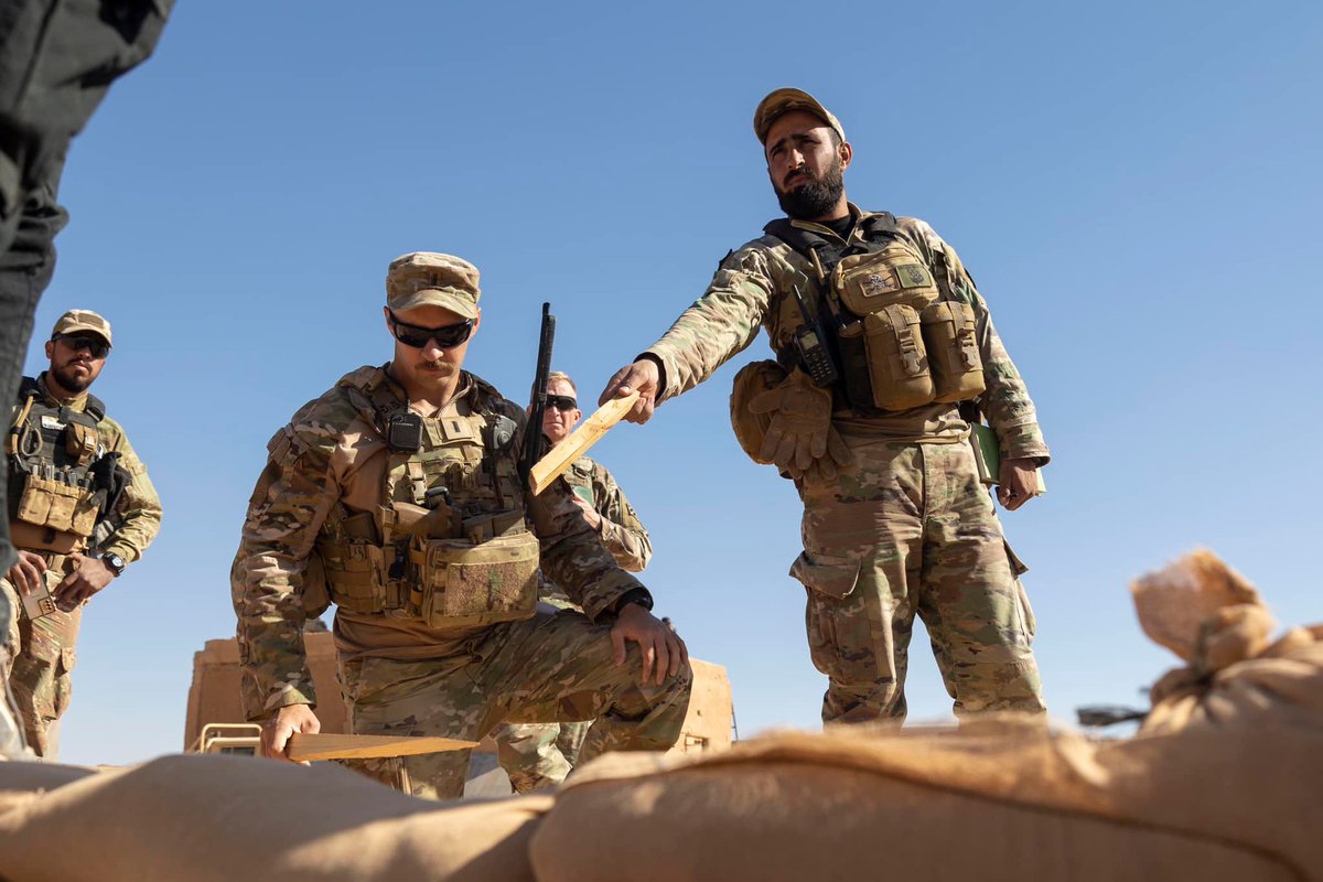 TFSpartan's tweet photo. @USArmy #soldiers from Bravo Company, 1st Battalion, 121st Infantry Regiment, Georgia National Guard, partner with the Syrian Free Army to conduct critical training near #AlTanf Garrison, Syria!
@CENTCOM @usarmycentral https://t.co/E5koayGrJB