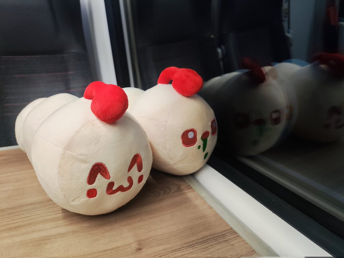 CritterCraft (@crittercraft) on Twitter photo Grubbin' on the 5am train down to Cardiff for Fusability Festival #grubfish <a href="/TramshedTech/">Tramshed Tech</a> Grubbin' on the 5am train down to Cardiff for Fusability Festival #grubfish <a href="/TramshedTech/">Tramshed Tech</a>