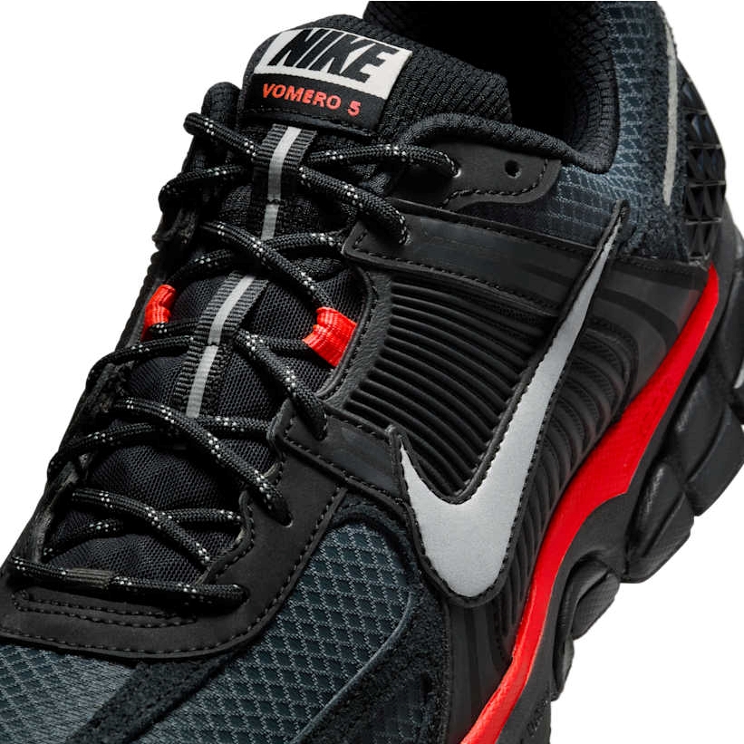2025年 発売予定】 NIKE ZOOM VOMERO 5 “Bred/Black/University Red