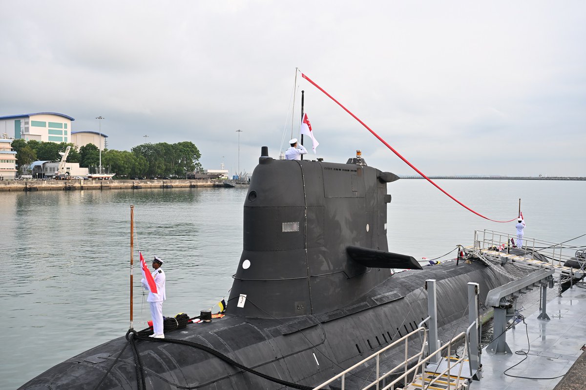 DefenseMirror's tweet photo. Singapore Decommissions Final Two Challenger-Class Submarines:
https://t.co/l1ojgLKO4Z
#Singapore #Challenger #submarine #navy #decommission https://t.co/dohVM3Ydm3
