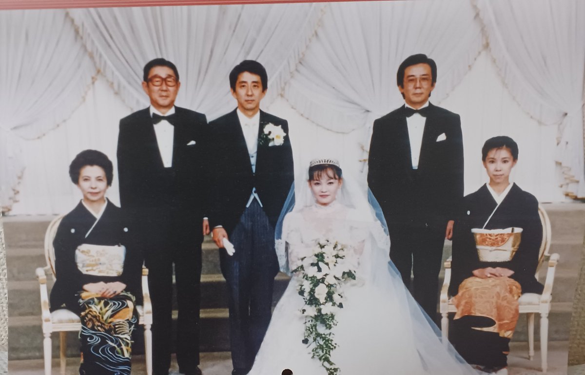 安倍晋三先生　ポストカードサイズ　写真　30枚 産経 令和4年7月9日関連記事切り取り、安倍先生写真ポストカードサイズ