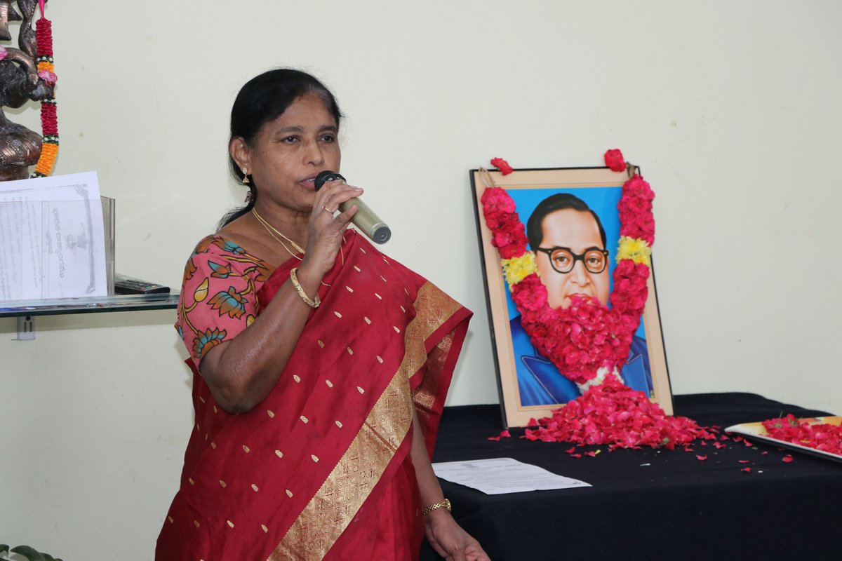 Dr. R. Sarada Jayalakshmi Devi Hon'ble Vice Chancellor ANGRAU &amp; University Officers paid floral tributes and Pledge (oath) to Dr. B R Ambedkar on Constitution Day on 26-11-2024 at Admin office, Lam, Guntur.