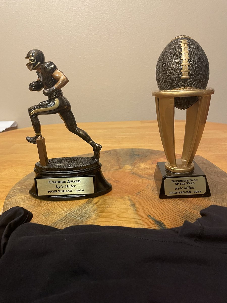 End of the year banquet is over and blessed to have been awarded the Coaches Award, and Defensive Back of The Year!!!! Additionally in season I was nominated Defensive Player of the Week Twice, and Special teams Player of the Week!!!  <a href="/PF_Trojan_FB/">Post Falls Football</a> <a href="/GregPeach90/">Greg Peach</a>