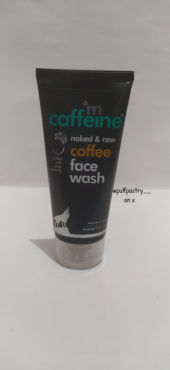 Kopi jadi bahan skincare? Beberapa Minggu ini aku lagi pake face wash yang mengandung kopi dan ternyata bagus 
Namanya mcaffeine naked &amp; raw Coffee face wash 
Key ingredientsnya kopi, kafein, dan white water lily yang banyak manfaatnya buat kulit wajah 😍