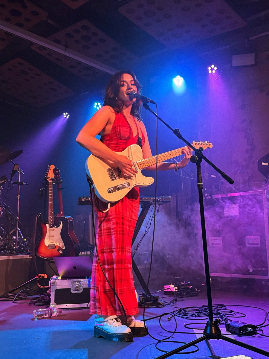 guys, im currently working on the next project and OH MY GOD. i am beyond excited for 2025. im starting the year off headlining king tuts in glasgow as a huge showcase for what's to come, it's going to be a night to remember⭐️ 

tickets only £12- ticketweb.uk/event/ili-neav…