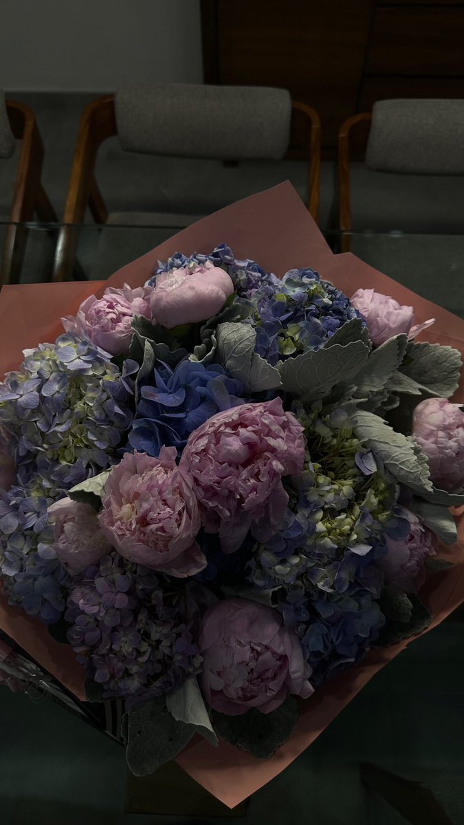 nisabrosa's tweet photo. Me cumplieron mi sueño de regalarme peonias🥹🩷 https://t.co/Lhv5Ac2OqA
