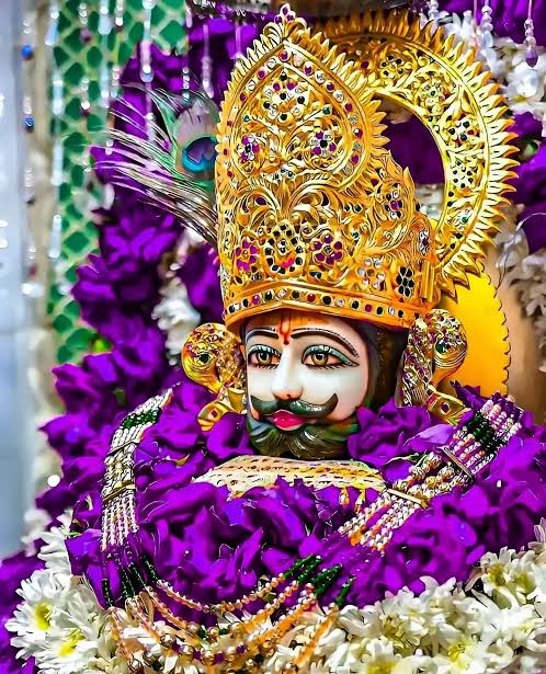 जग में बड़ा सुंदर है ये नाम, 
चाहे कहो खाटू नरेश या कहो खाटू श्याम।।

🙏जय श्री श्याम 🙏