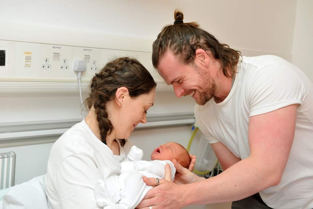 We are delighted to share that our Maternity visiting hours have changed and one birthing partner will now be able stay throughout the whole birthing process and until the new arrivals go home.

Two additional visitors can now also visit from 12pm-8pm. dgft.nhs.uk/services-and-w…
