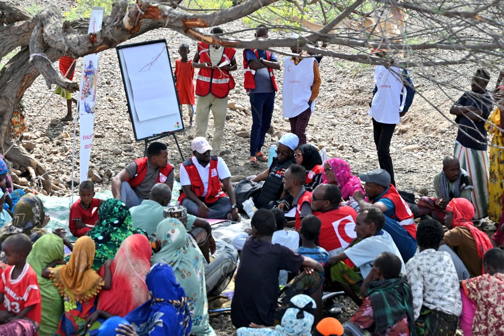 CRDjibouti's tweet photo. Nous remercions tous les acteurs impliqués pour leur dévouement et leur engagement, et saluons les communautés pour leur participation active.
Ensemble, construisons un avenir plus solidaire et résilient !
#CroissantRougeDjibouti #EVCa #Résilience #Solidarité #IFRC #engagement https://t.co/XYknu4Ic1B