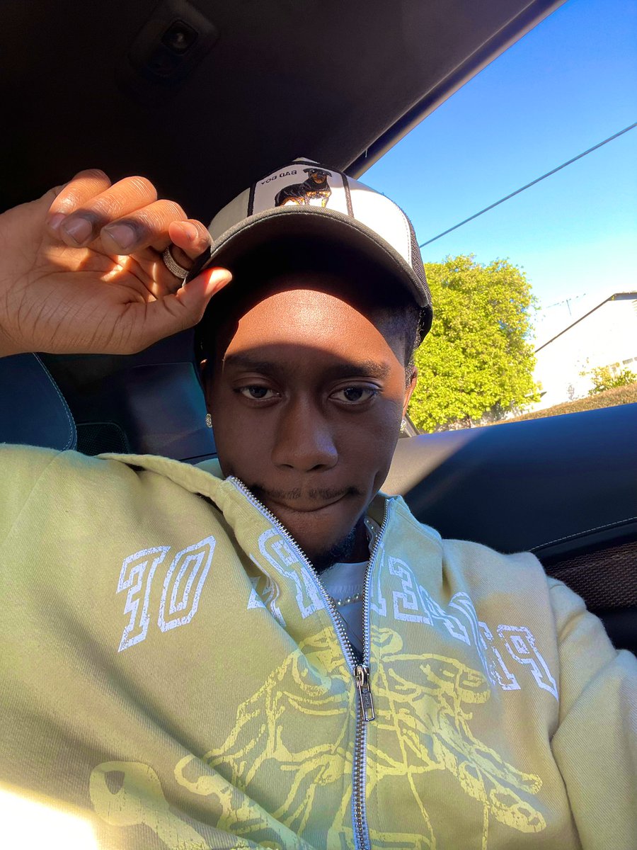 theyluvmikeyd's tweet photo. long time no see https://t.co/JUZXBEQmV8