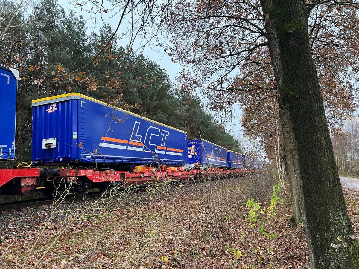 LctSpa's tweet photo. LCT SpA la connessione dell’ intermodalità ferroviaria-marittima ci permette di raggiungere qualsiasi meta! 
#lctspa
#intermodale https://t.co/wKGXvOpyN1