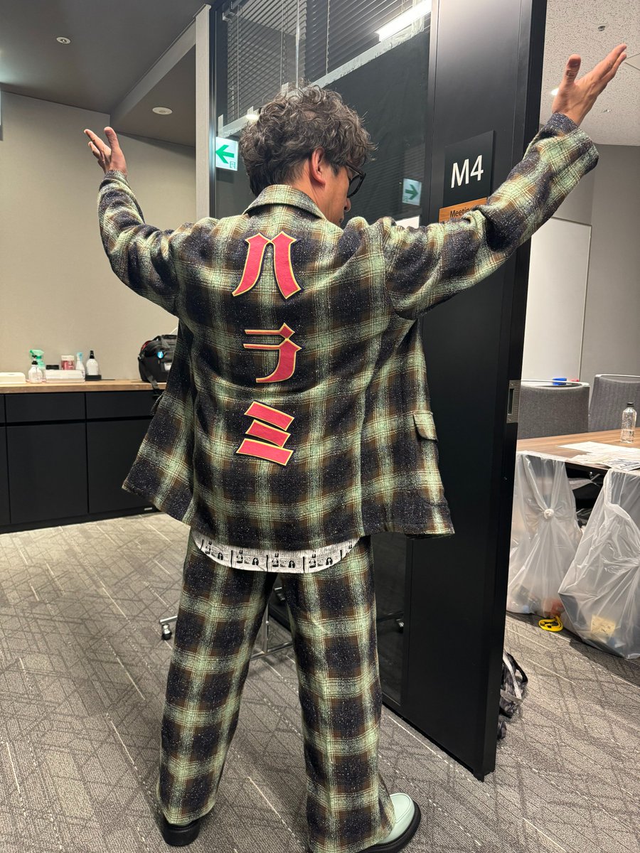 tfc__tokyo's tweet photo. 11月23日(土)、TOKYO FASHION CROSSHING 2024が開催されました👗✨

ウキウキランウェイにご登場いただきました #寺門ジモン さんのオフショットを公開👀
焼肉愛に溢れた衣装で会場を盛り上げてくださいました！🍖

#tokyofashioncrossing #tokyofashioncrossing2024 #tfc #tfc2024 https://t.co/bol07YOKJ7