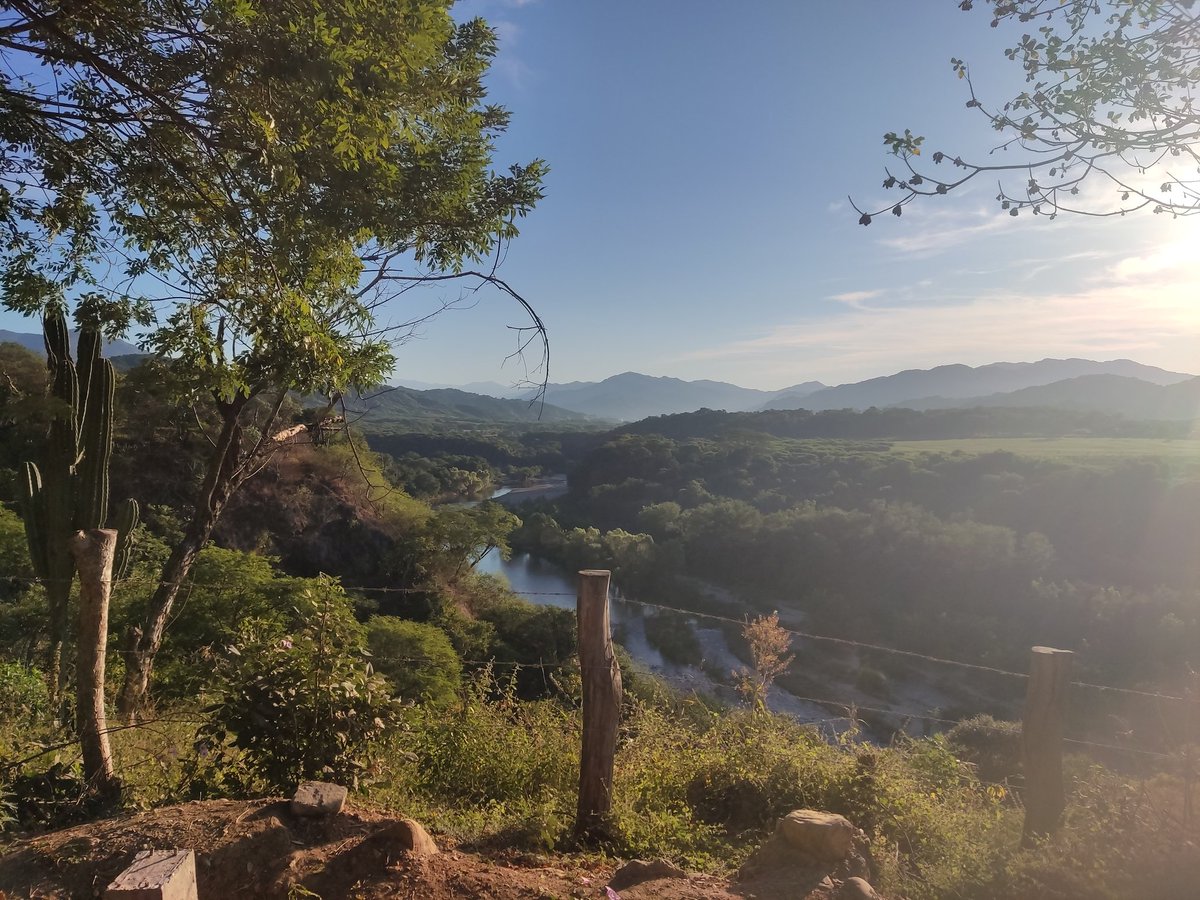 puertoescondido's tweet photo. Not far from Zicatela Beach you can ride along the gravel roads and enjoy these beautiful scenes.
#puertoescondido #gravel #roads #sunrise https://t.co/Rx3EgdIBGt