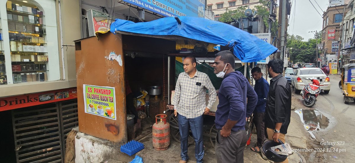 krishna_mmurthy's tweet photo. @VishalSingh3705 @GHMCOnline @CommissionrGHMC @gadwalvijayainc It is to inform you that the site has been inspected and observed that the business is not running on footpath / road margin, for the closure of said business kindly approach to concerned AMOH, Circle No. 12, Mehdipatnam for redressal of your grievance. https://t.co/an5wUwzEtz