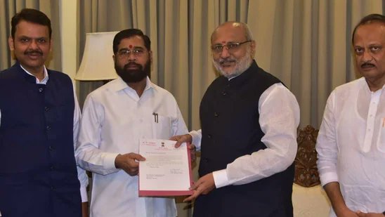 NewsAlgebraIND's tweet photo. BIG BREAKING NEWS 🚨 CM Eknath Shinde resigns as Maharashtra CM. 

He will continue as caretaker CM till Govt formation. Now, new Govt will be formed.

He said Mahayuti is united and Mahayuti Govt will be formed again in Maharashtra.

Eknath Shinde's name will always be written in Golden letters in history for what he did in 2022 !!